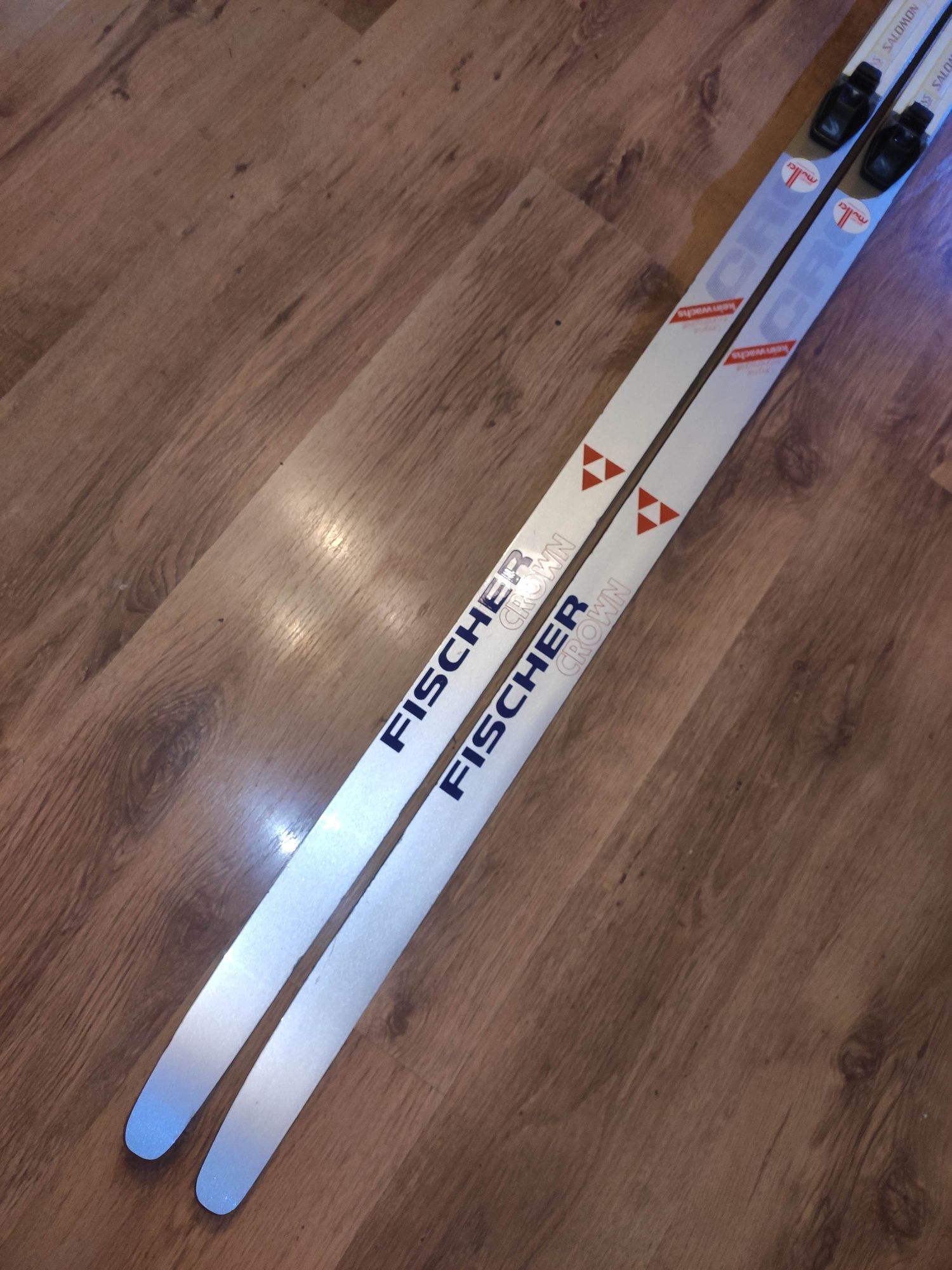 FISCHER CROWN narty biegowe 210 cm. z wiązaniami SALOMON SNS profil