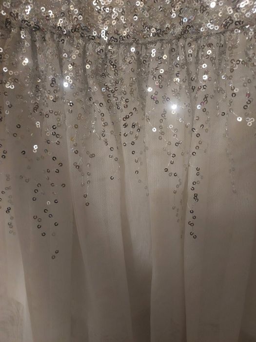 Сукня 104-110р.біла,молочна,срібна,сніжинка на новий рік.3-5 років