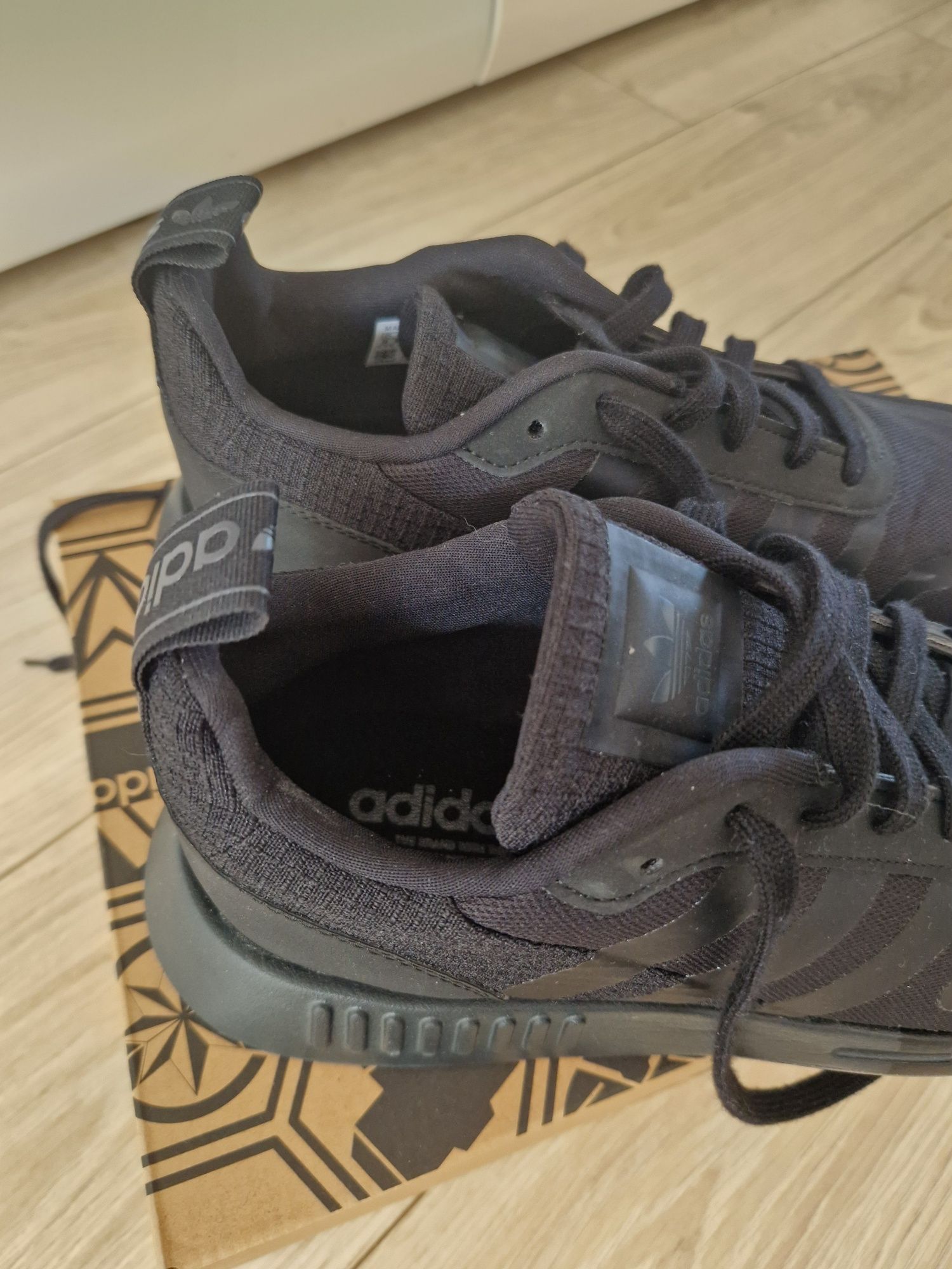 Czarne sneakersy Adidas r. 42 2/3
