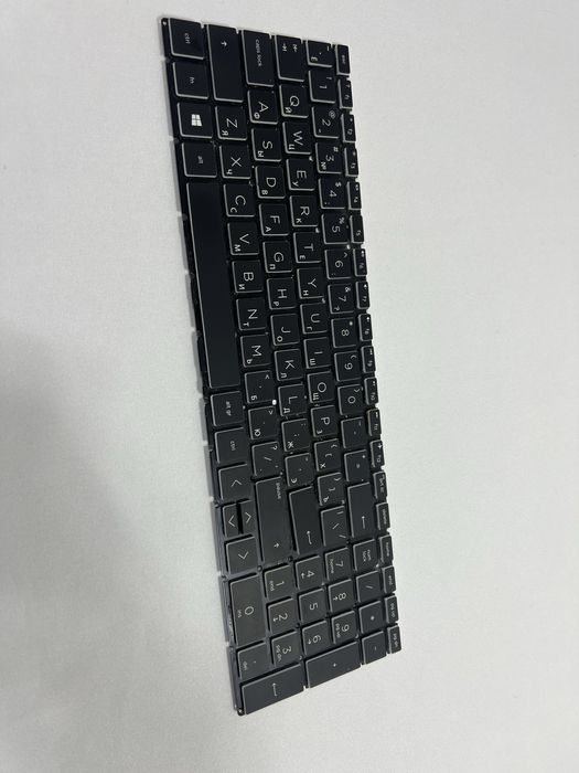 Б/у клавиатуру на ноутбук Pavilion 15-DA 250 255
