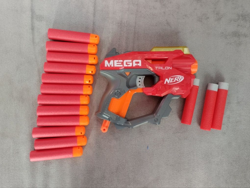 Nerf Mega та Netf Retaliator