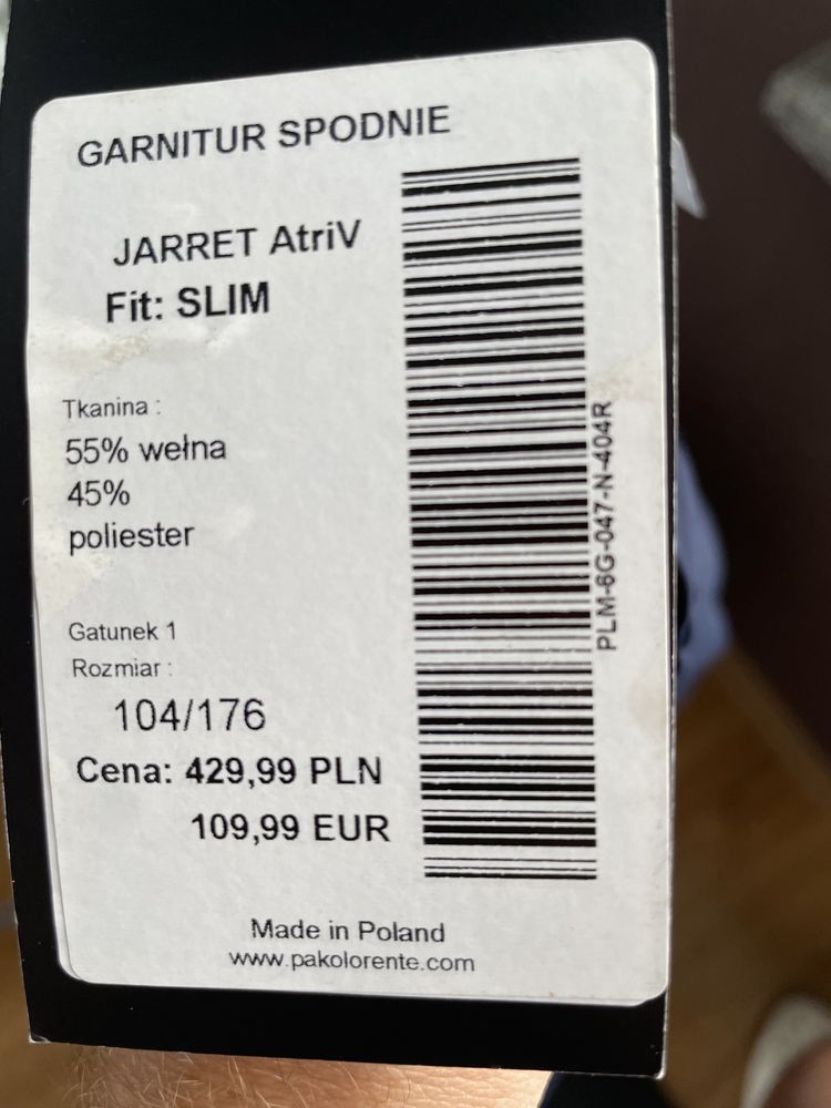 Nowy garnitur Pako Lorente