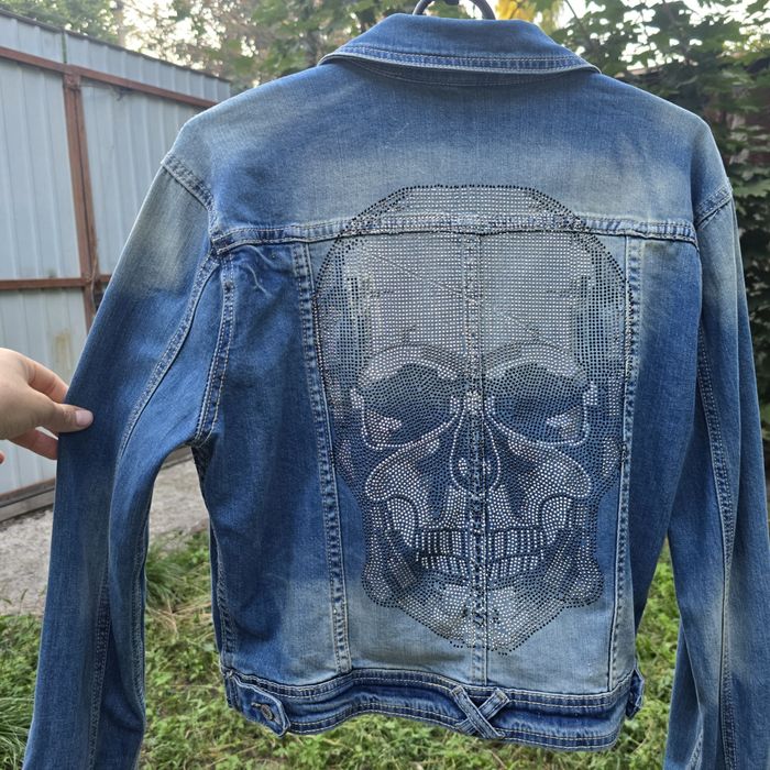 Джинсовая куртка женская с черепом,Италия,размер xxl