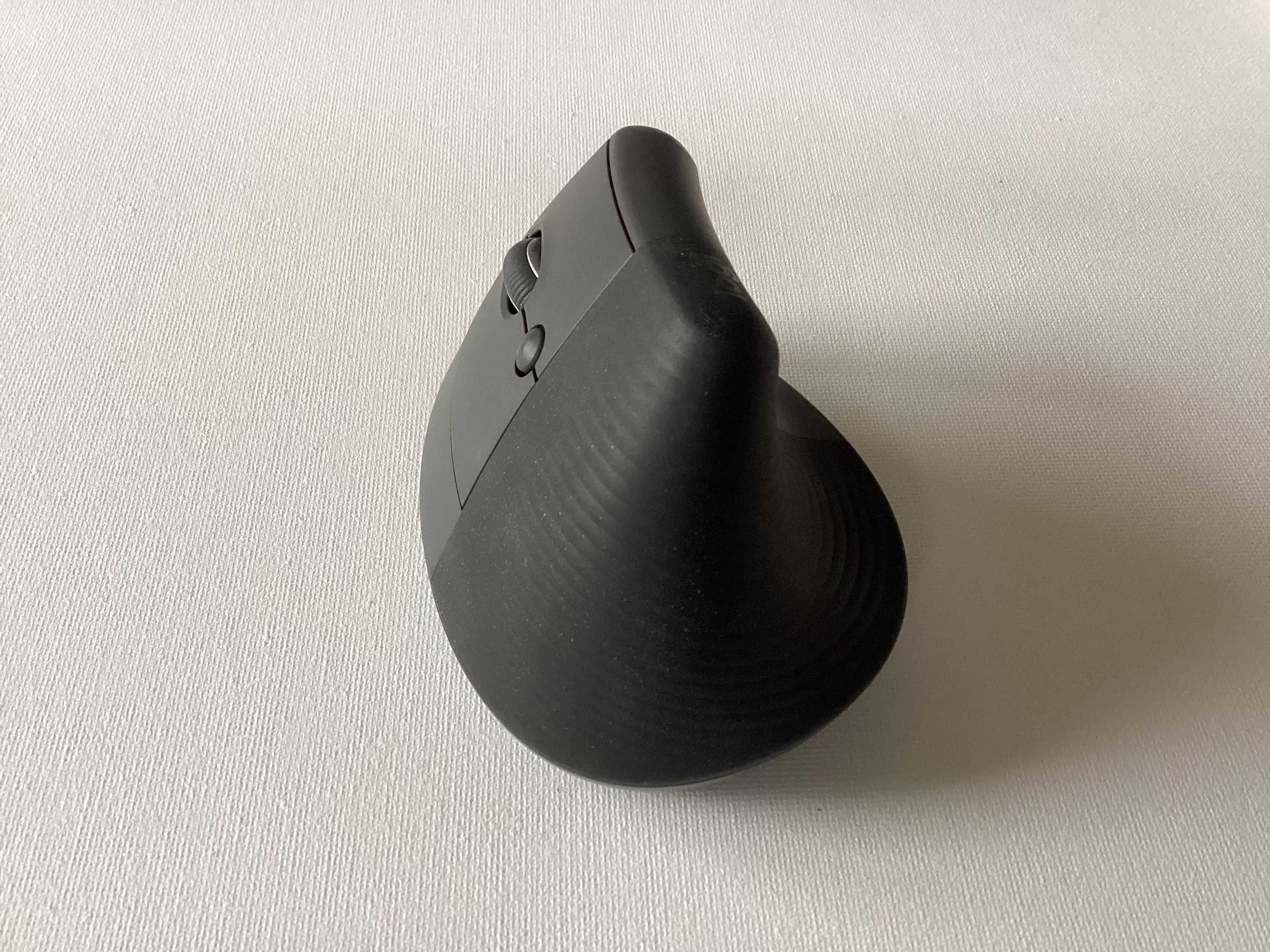 Logitech Lift Left myszka