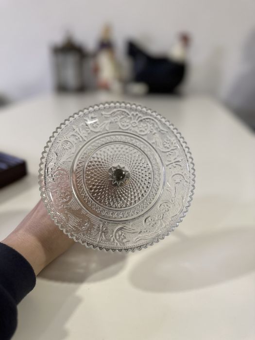 Mała patera na nodze paterka szklana dekoracja na cukierki ciastka 94