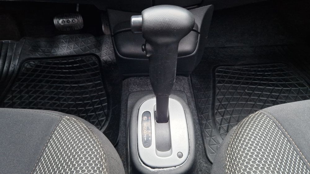 Автомобиль Nissan Micra автомат