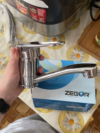 Смеситель кухонный Zegor