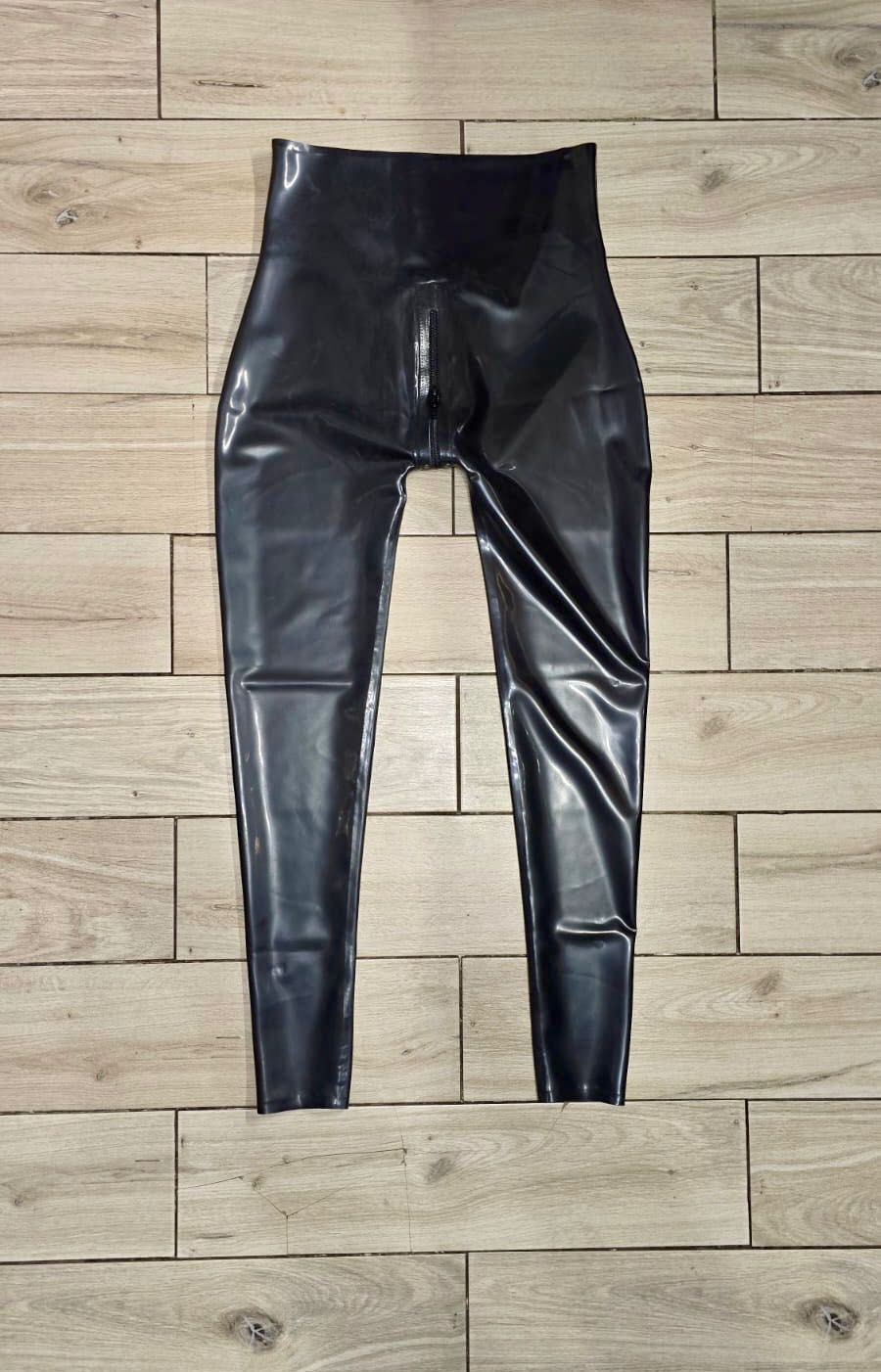 931/ ODRĘKI M getry legginsy spodnie latex lateks CHLOROWANY czarne