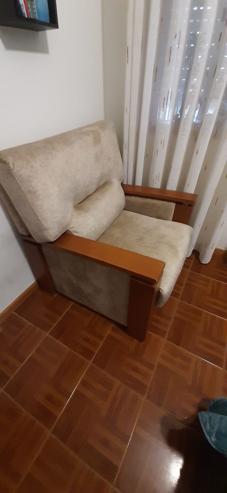 Sofas cerejeira em tecido avelulado