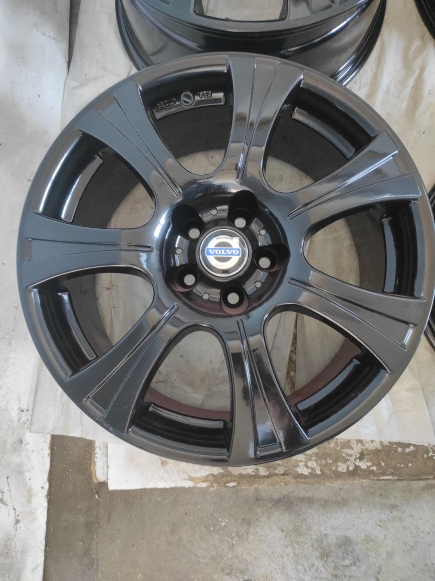 130 Felgi aluminiowe VOLVO R 18 5x108 otwór 63,3 Bardzo Ładne CZARNE