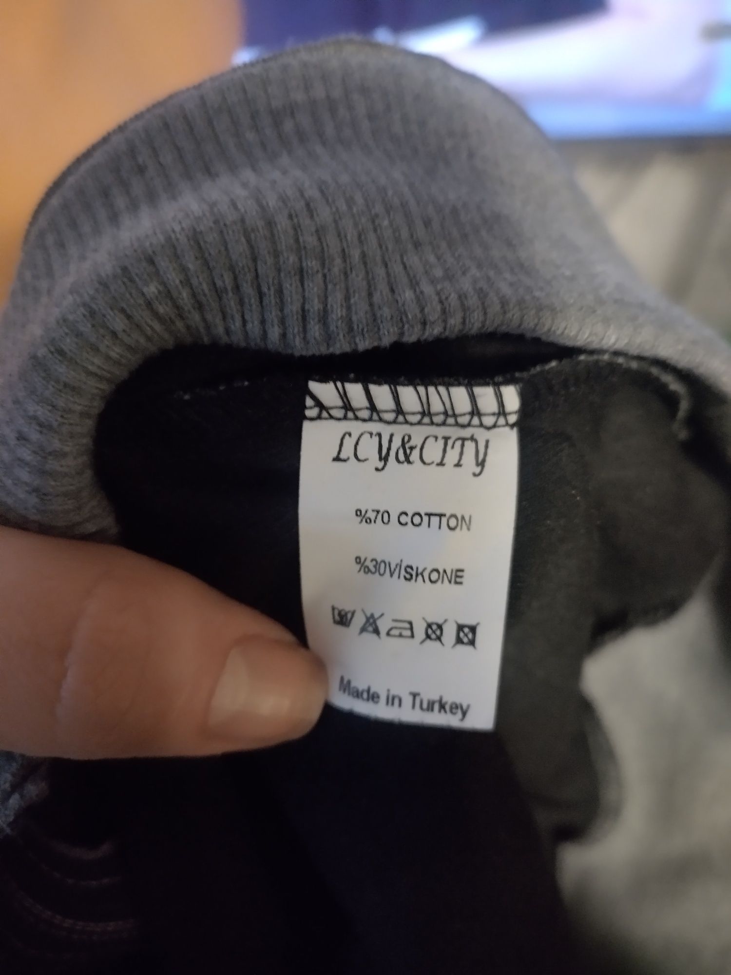 Sweter męski z kołnierzykiem - V2