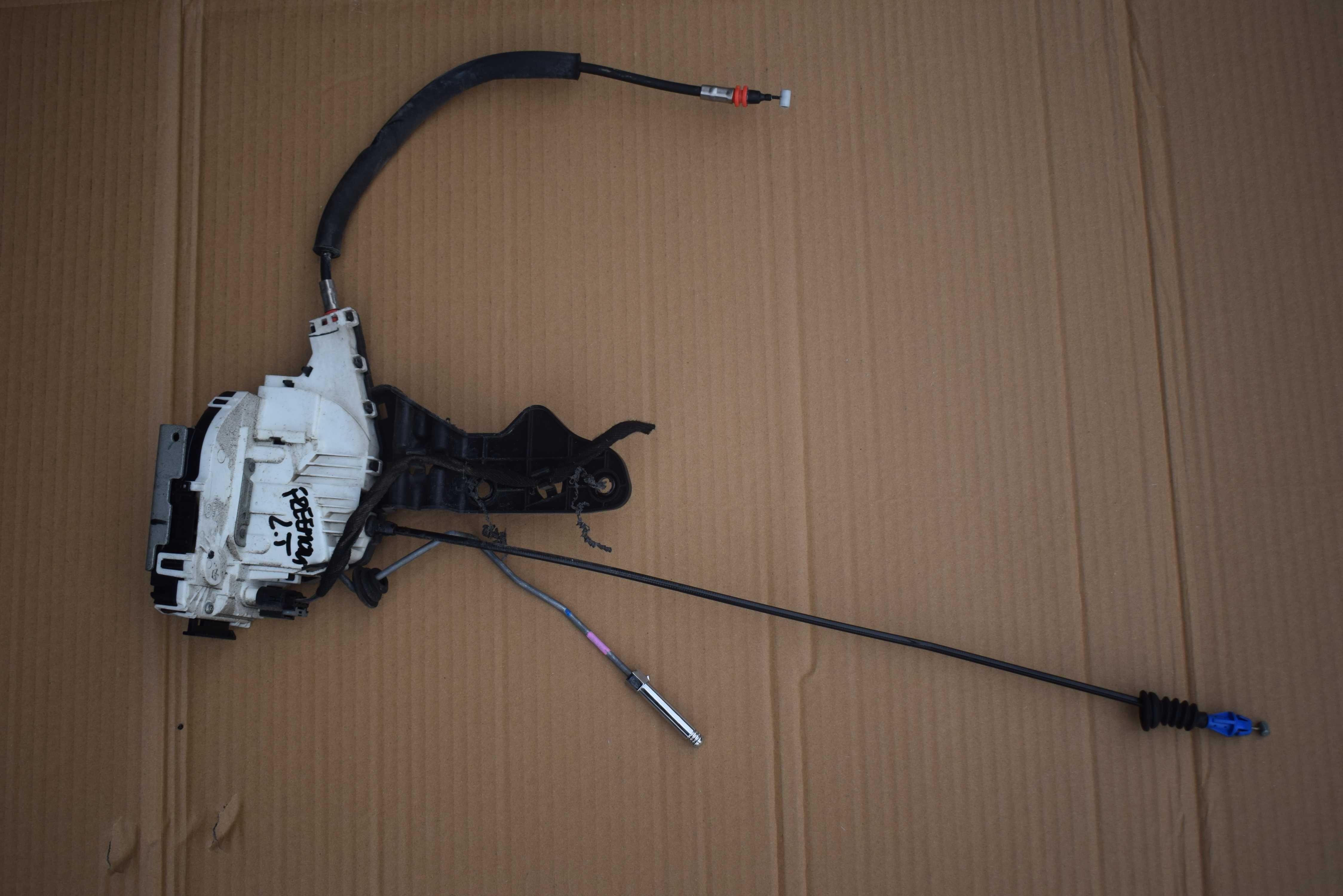 zamek drzwi lewy tył tylny FIAT FREEMONT 11R. P0458.9915AD