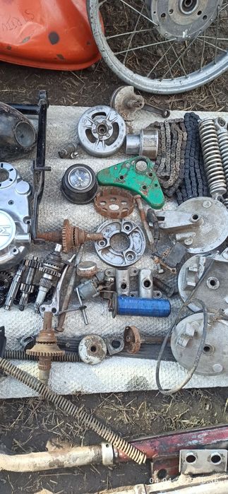 Запчасти на мопед "карпати"