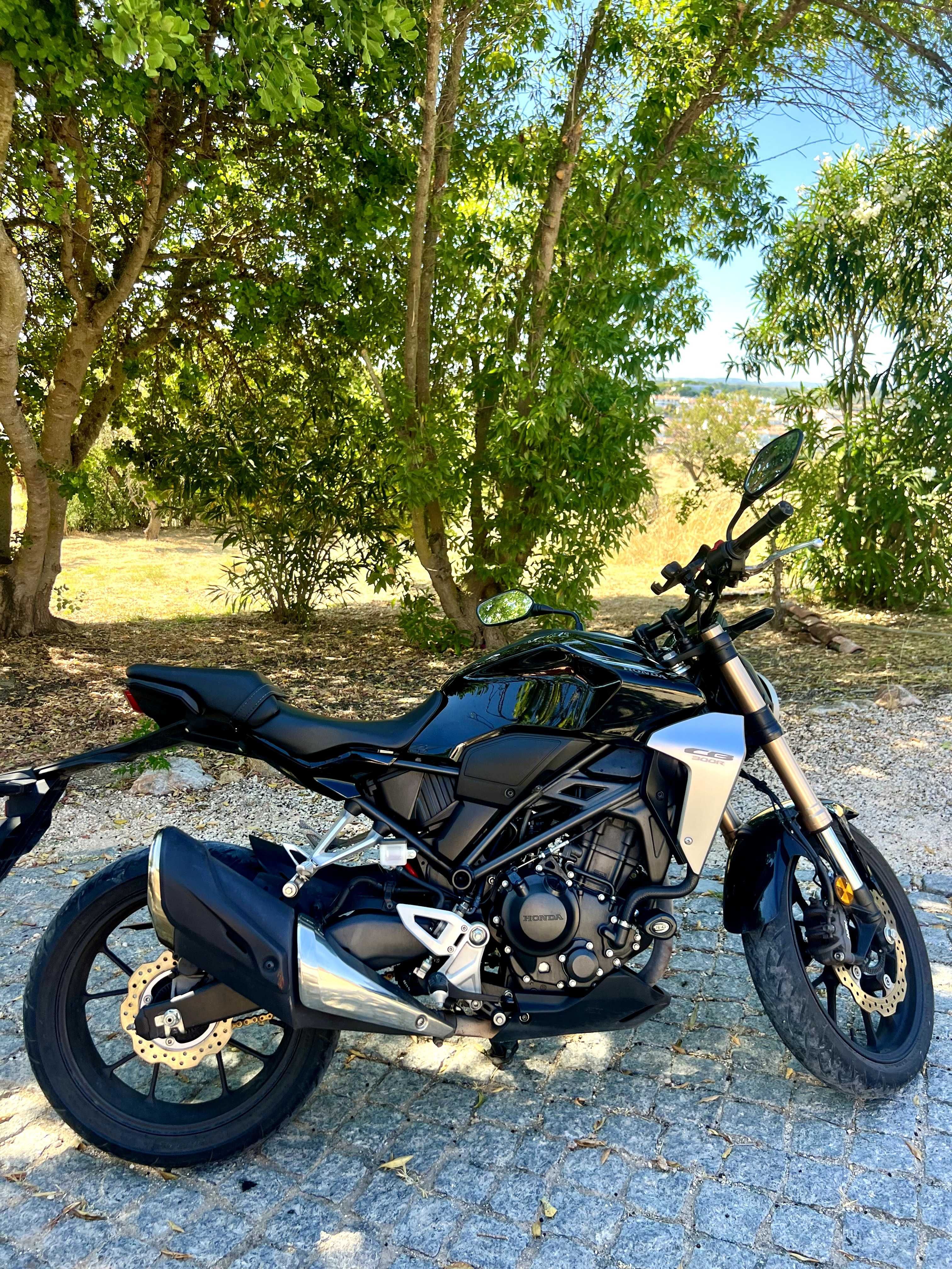Honda CB 300R | 2019 | 11.119 km | Como Nova – Com extras