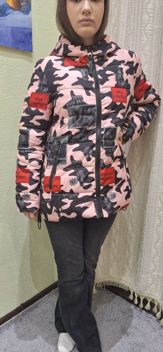 Зимняя женская куртка размер S-M