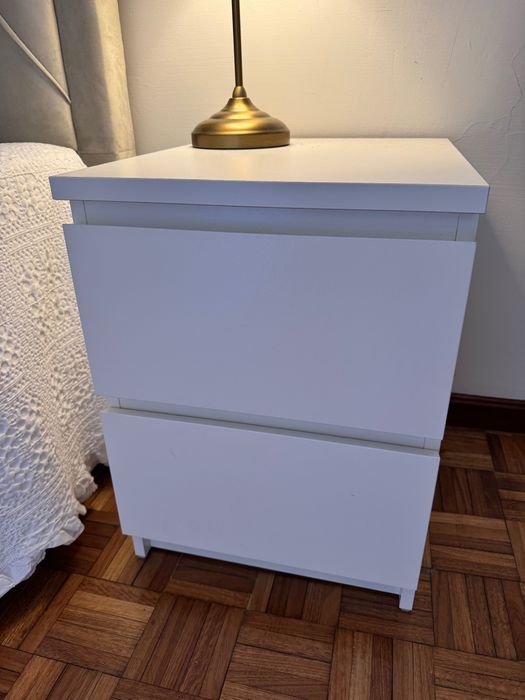 Mesa de Cabeceira - Malm (IKEA)