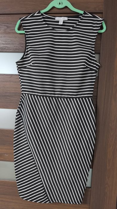 Elegancka ołówkowa sukienka firmy AMISU rozmiar 40