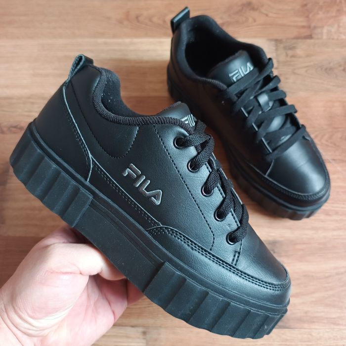 Оригінальні Fila р37.5 довжина устілки по факту  24см
ціна 699грн