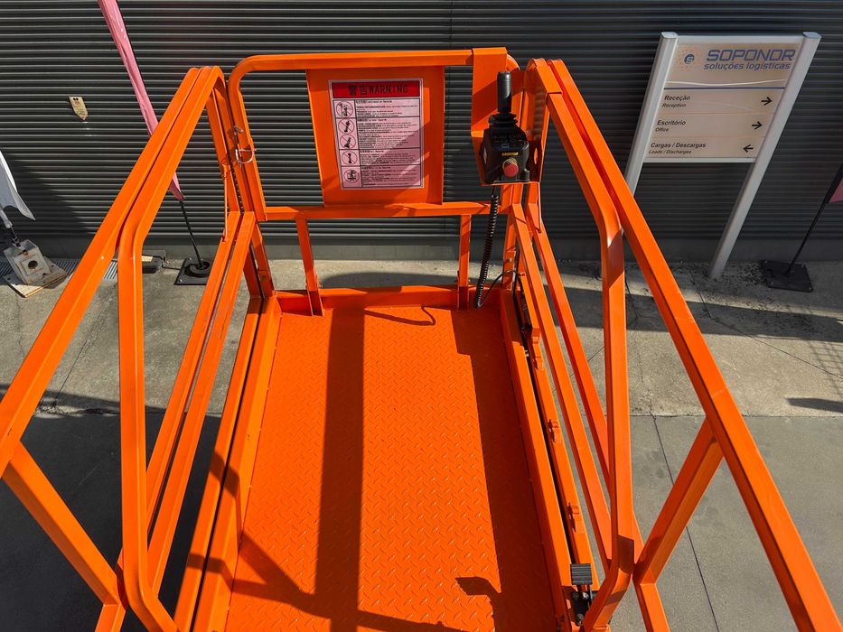 Plataforma elétrica Tesoura Nova 10 mts Tuhe THJZ-8