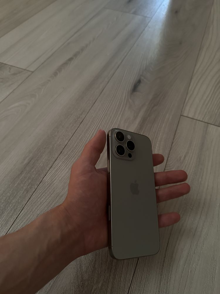 Продам iPhone 16 Pro Max