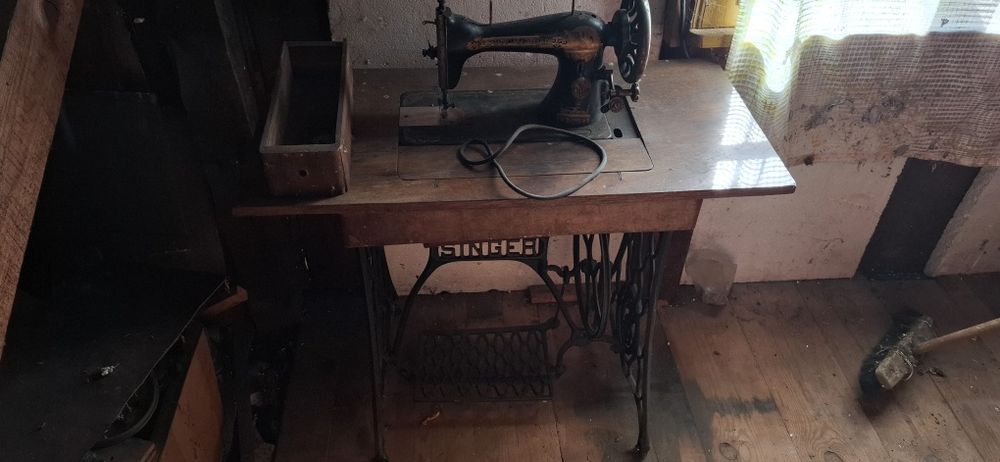 Zabytkowa maszyna do szycia Singer