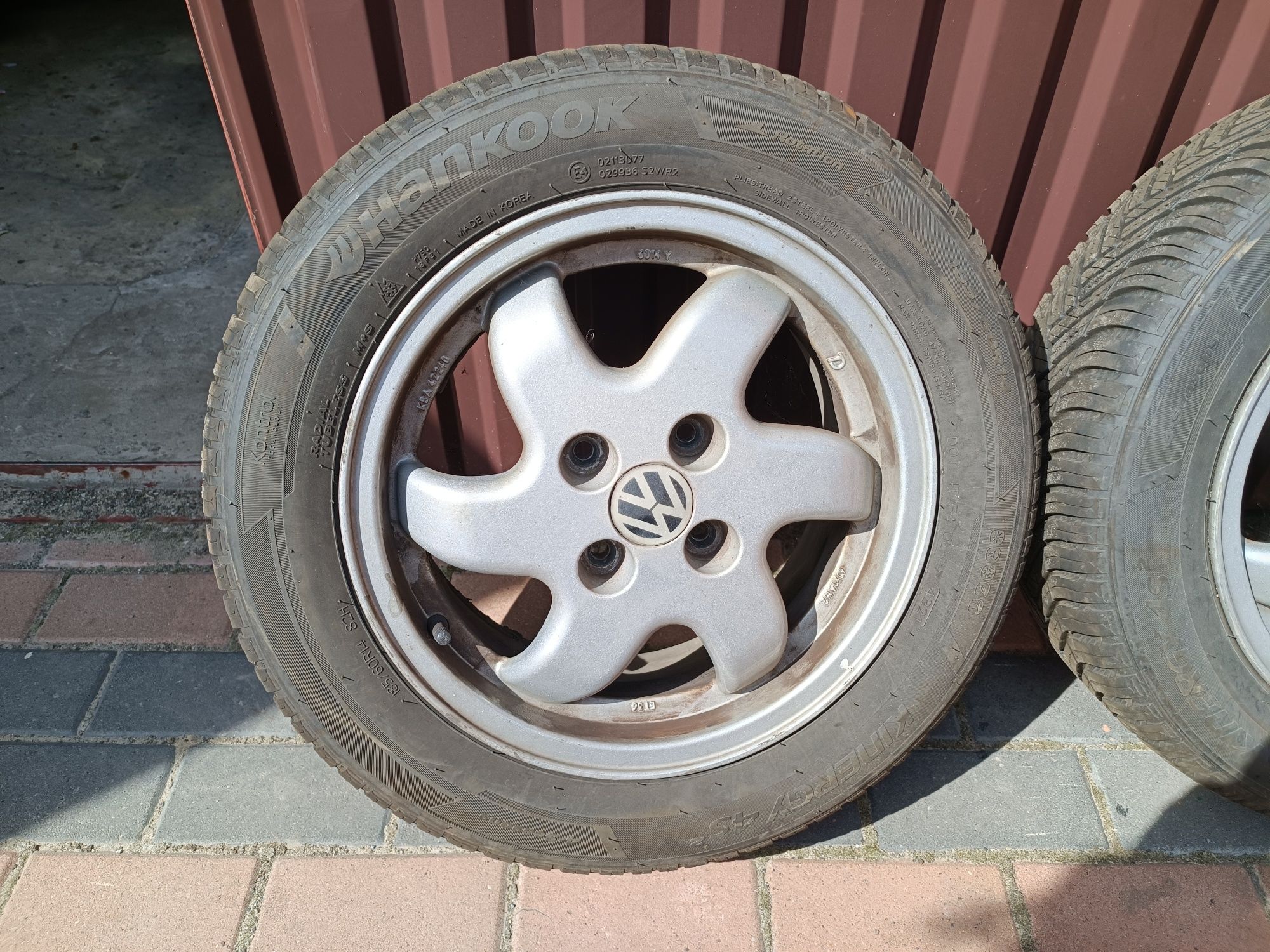 Felgi 4x100 14 cali z oponami Hankook