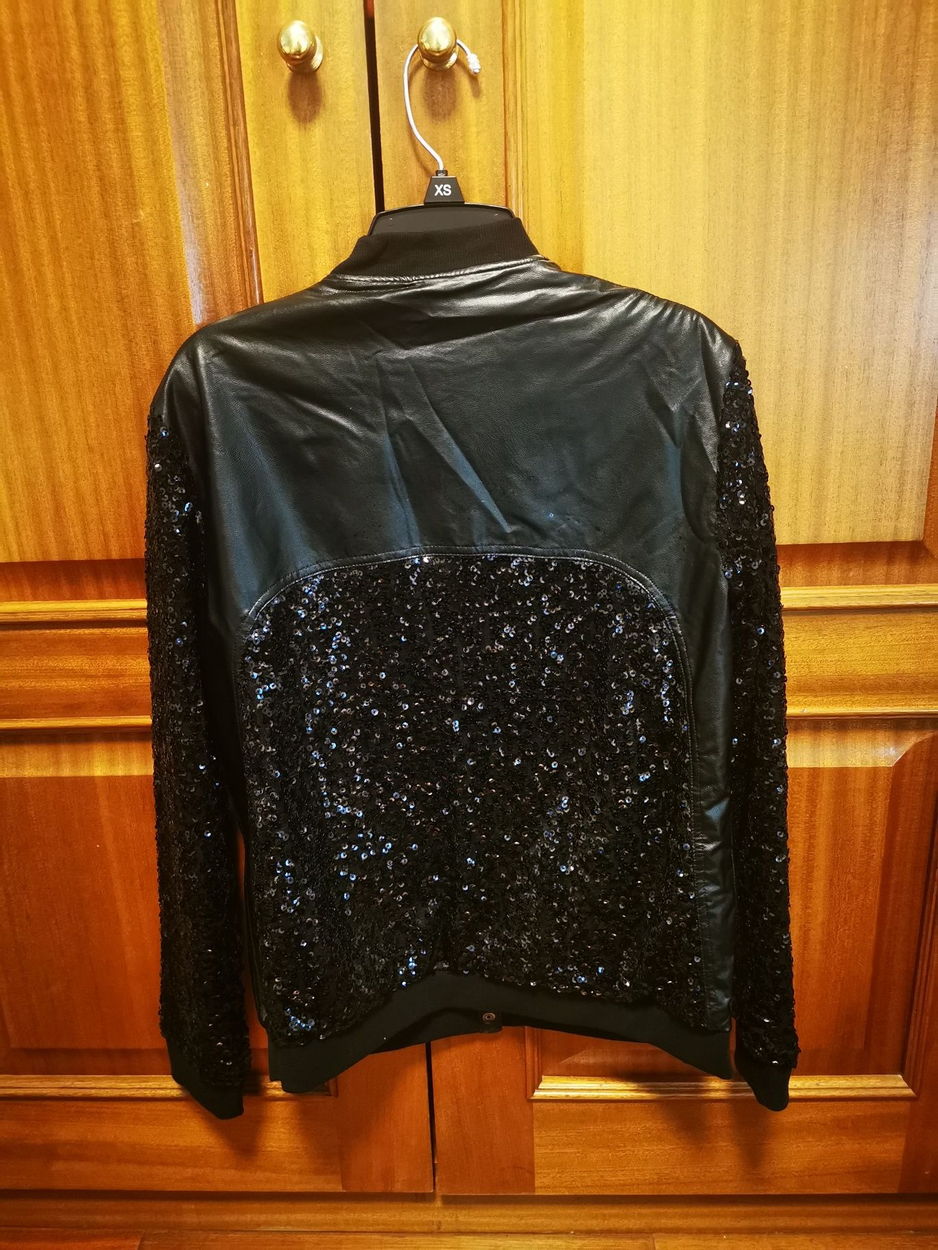 Bomber jacket de napa com lantejoulas Tezenis