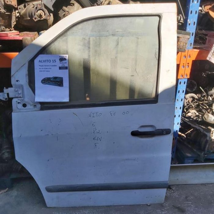 Porta frente esquerda Mercedes Vito 2000 branca
