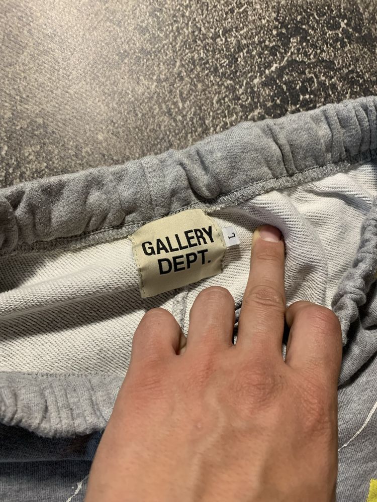 Сірі Шорти Gallery Dept
