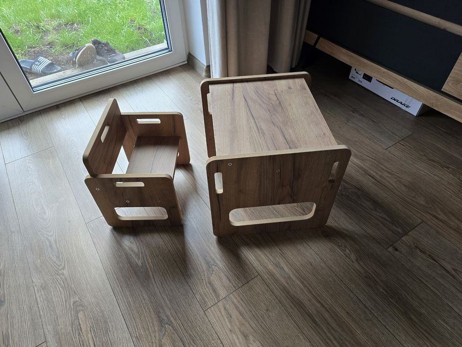 Stolik z krzesełkiem dla dziecka