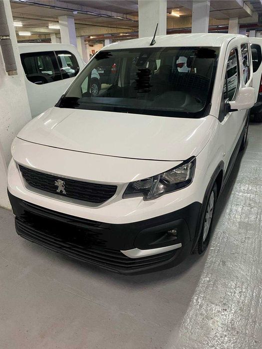Автомобіль Peugeot Rifter 2020