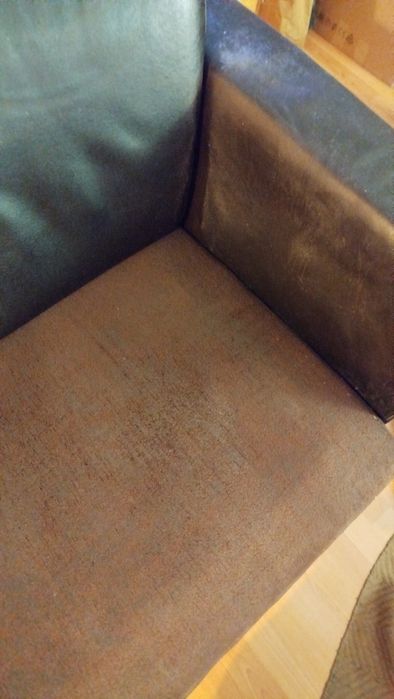 Sofá de 3 lugares castanho usado