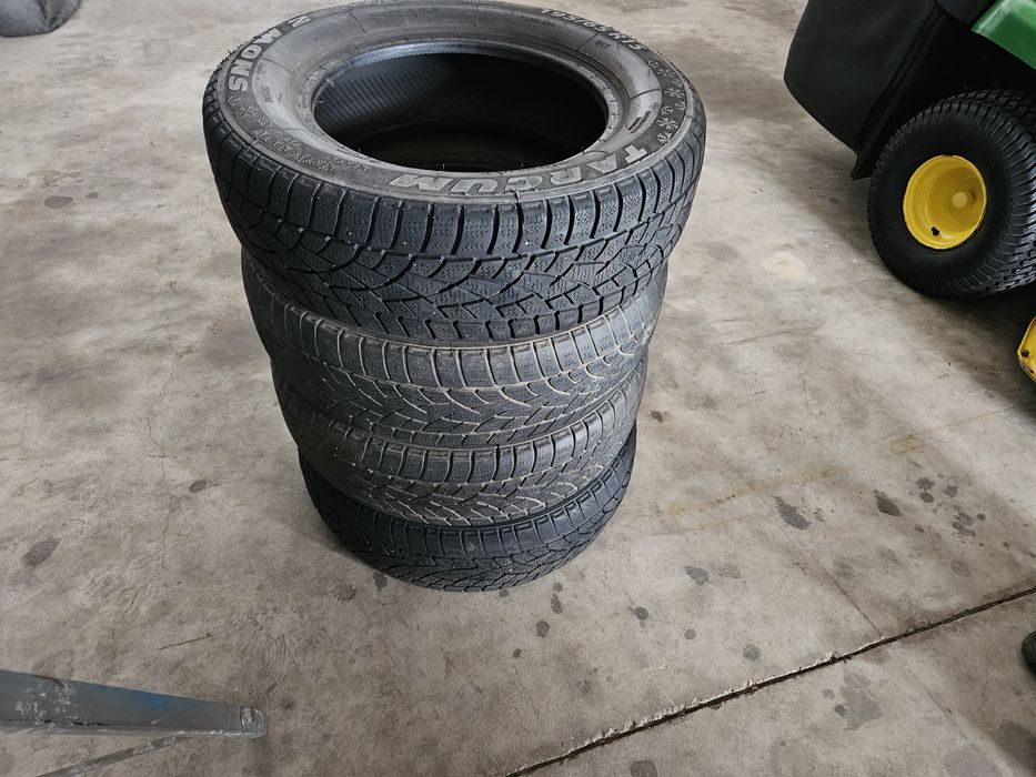 Opony zimowe 195/65 R 15.