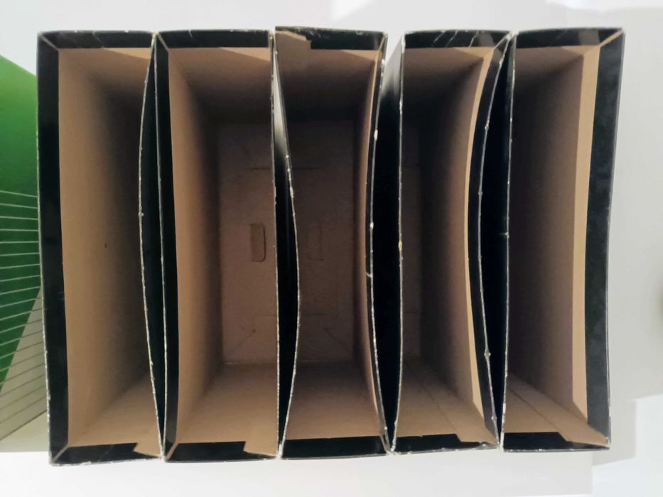 5 capas de arquivador pretas usadas. Conjunto de 5 unidades - € 1,50