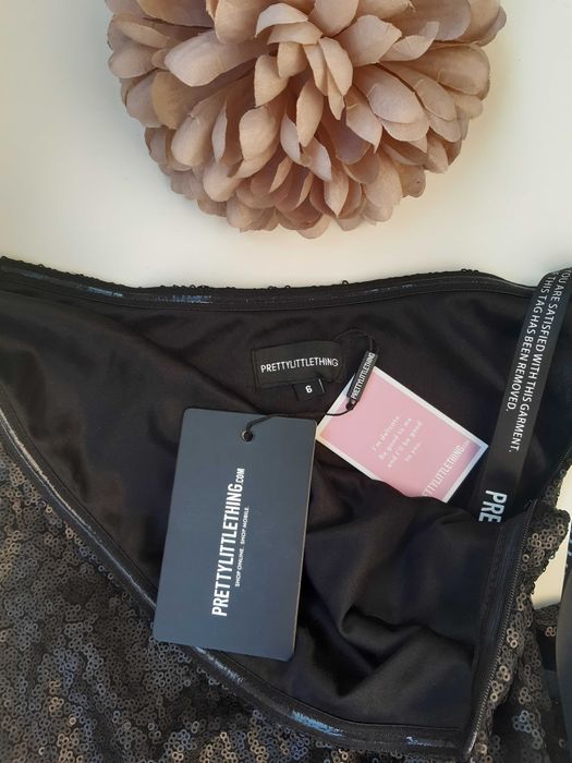 Нарядное. вечернее длинное платье в пайэтки. разрезы prettylittlething
