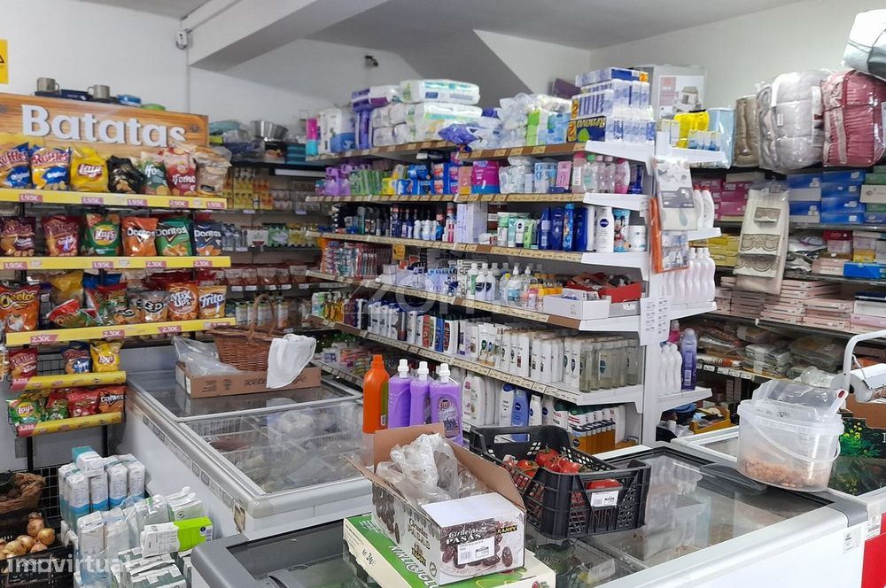 TRESPASSE Mini Mercado com Café/Restaurante em Canelas