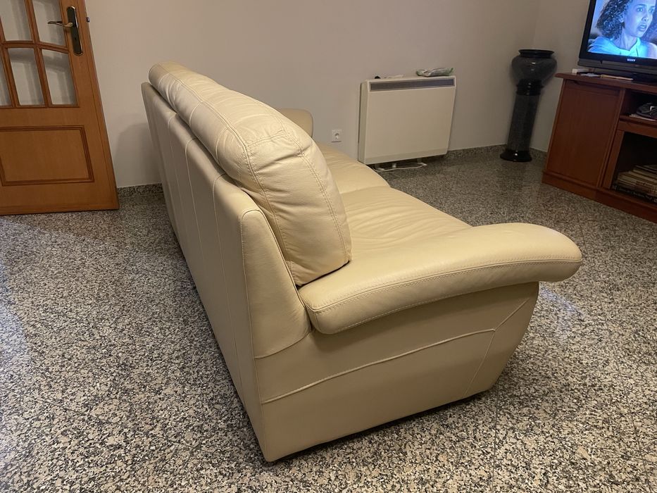 Sofá de pele creme