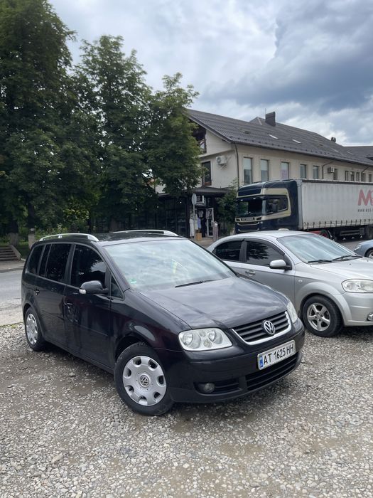 Продається автомобіль Volkswagen Touran  1,6MPI 7 місць