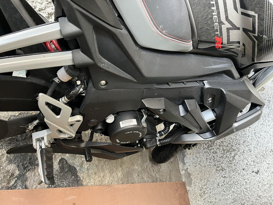 Mota marca UM xtreet