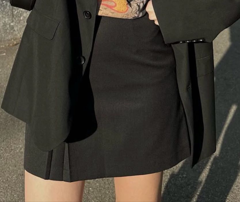 Спідниця міні hukh розмір M