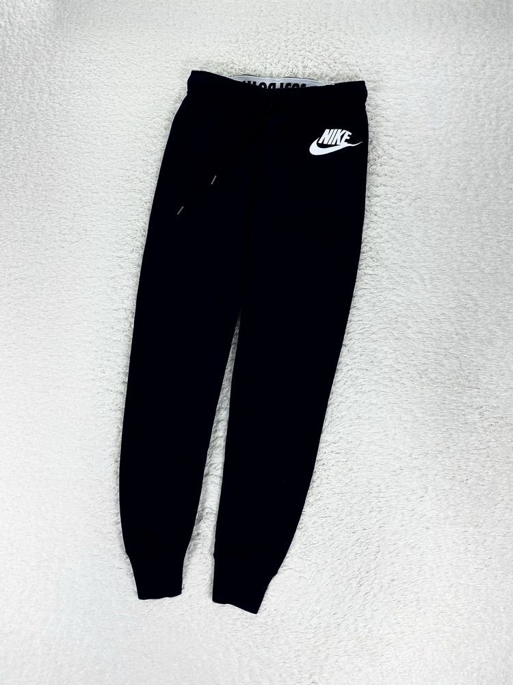 Спортивные штаны Nike big logo nsw swoosh tech fleece спортивні штани