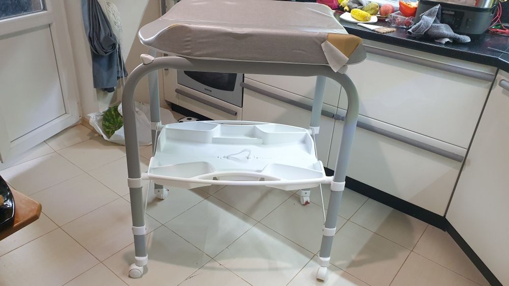 Продам пеленальний столик з ванночкою CAM CAMBIO