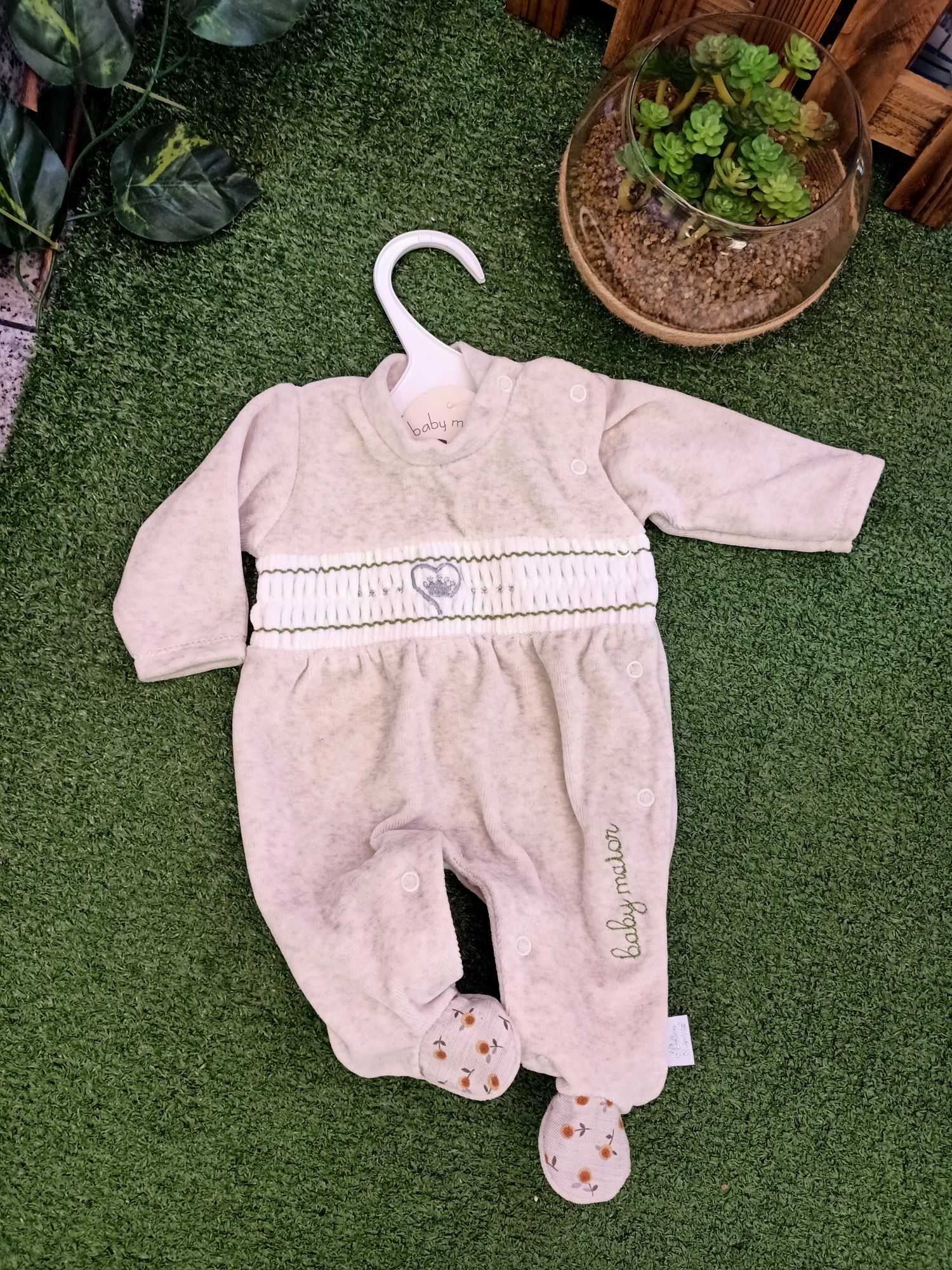 Babygrow veludo bebé menina