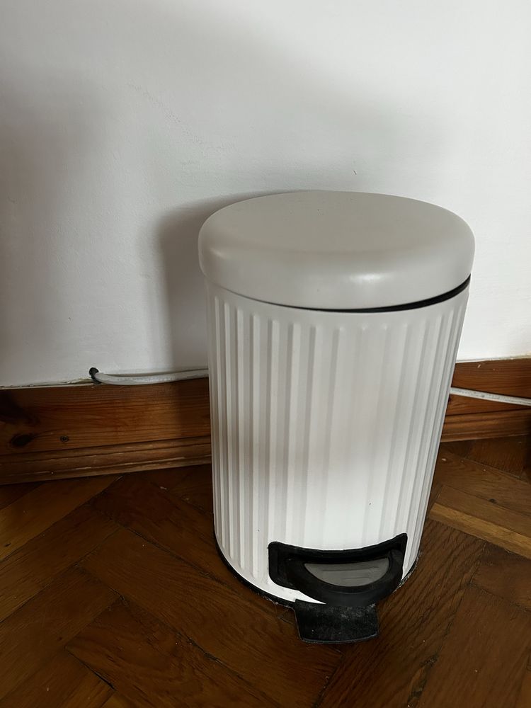Kosz na śmieci łazienkowy