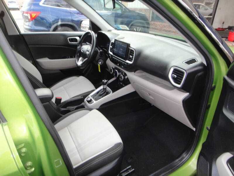 2022 Hyundai Venue SEL