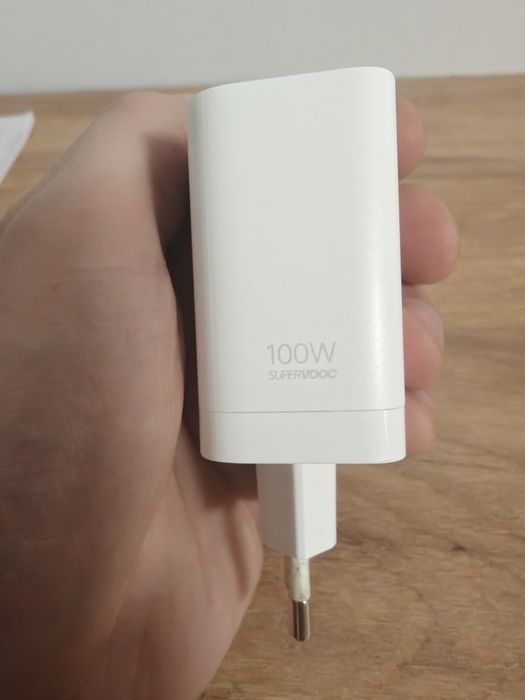 One plus 13 12/256 dystrybucja xkom, stan perfekcyjny + ładowarka 100w