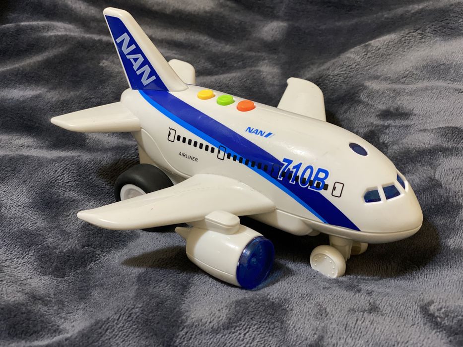 Самолёт инерционный игрушка