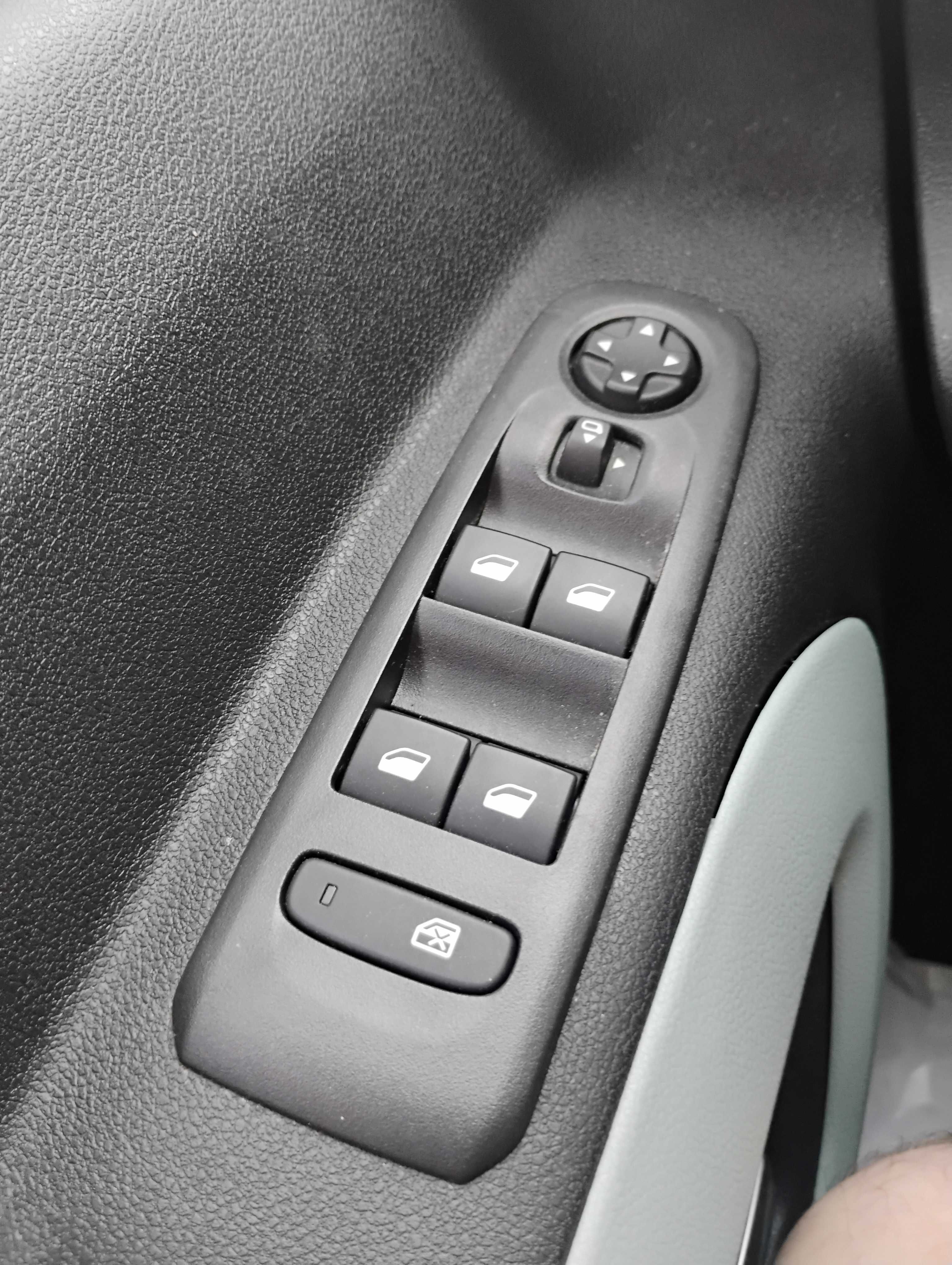 Citroen Berlingo do przewozu niepełnosprawnych na wózku inwalidzkim