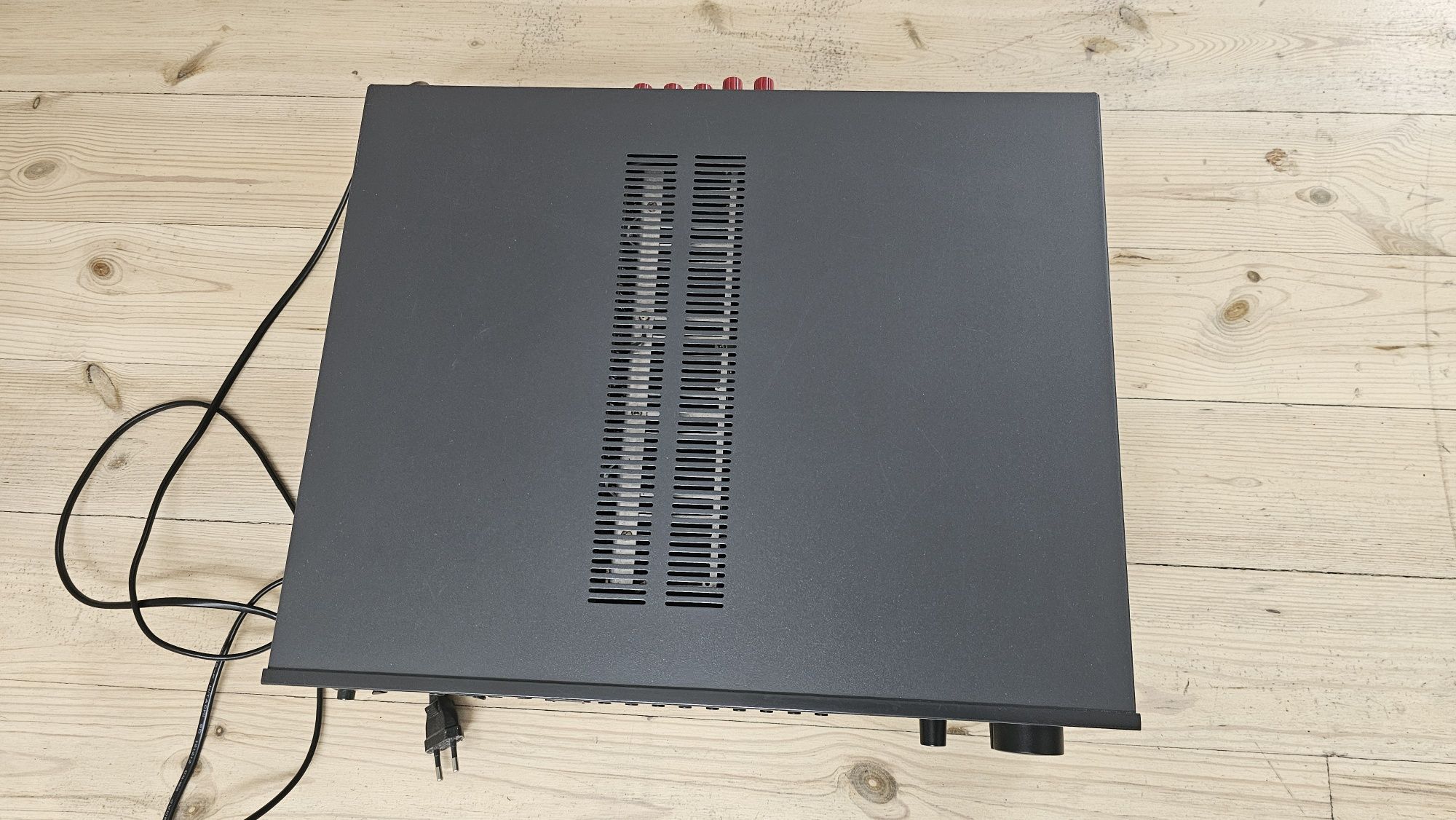 Amplituner wzmacniacz NAD T760