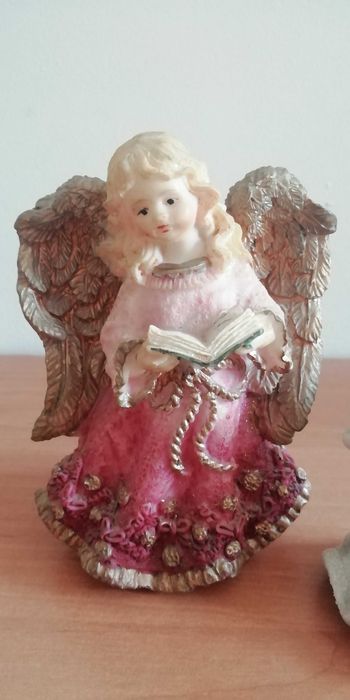 Zestaw figurek aniołki